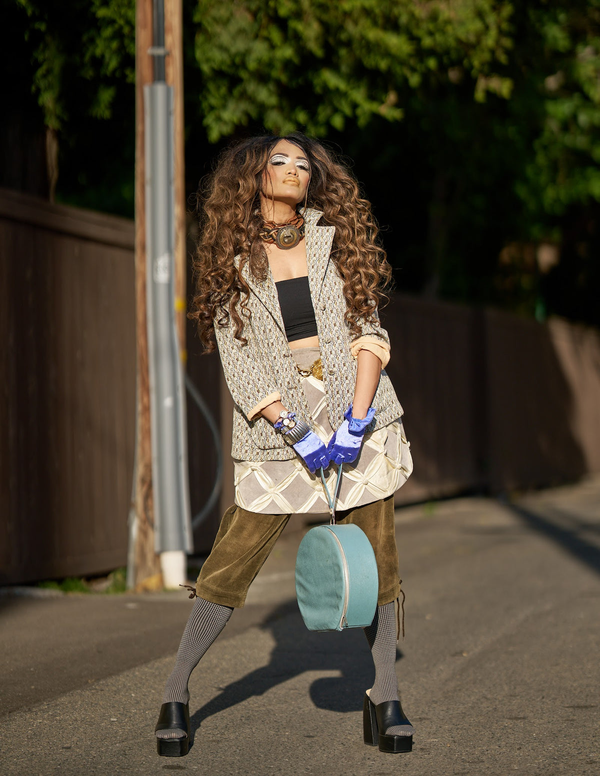 Casandra editorial 11 - corduroy capris styled look